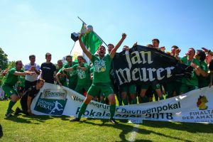 Fans Fanbuch BSG Chemie Leipzig Foto: Christian Donner 21.5.2018 Pokalfinale BSG Chemie - Neugersdorf 1:0